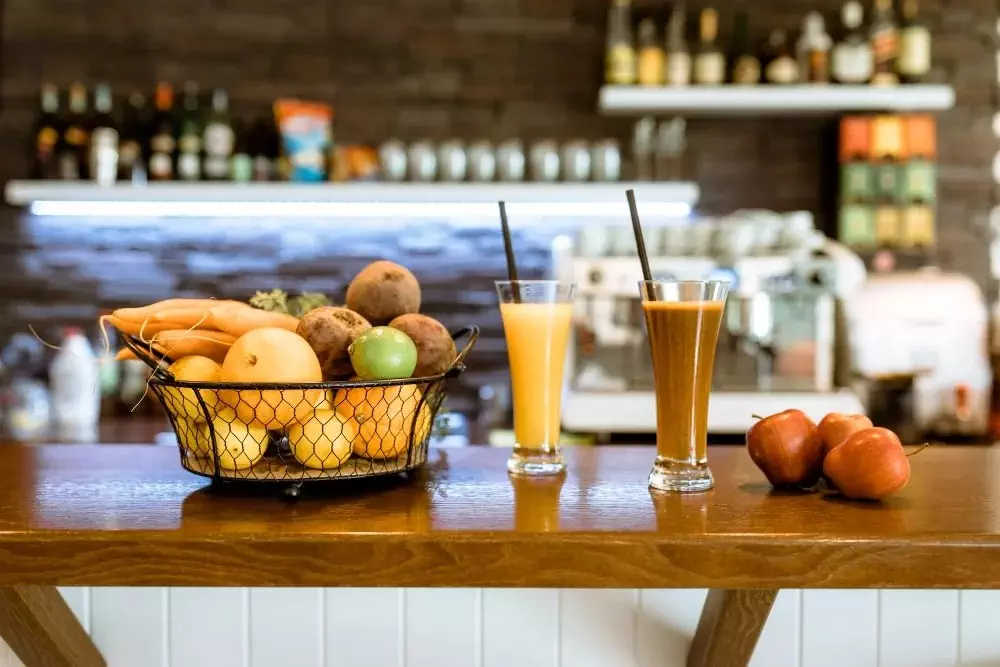 Máy Vắt Cam Tự Động Zumex: Công Cụ Hỗ Trợ Đắc Lực Cho Quán Bar