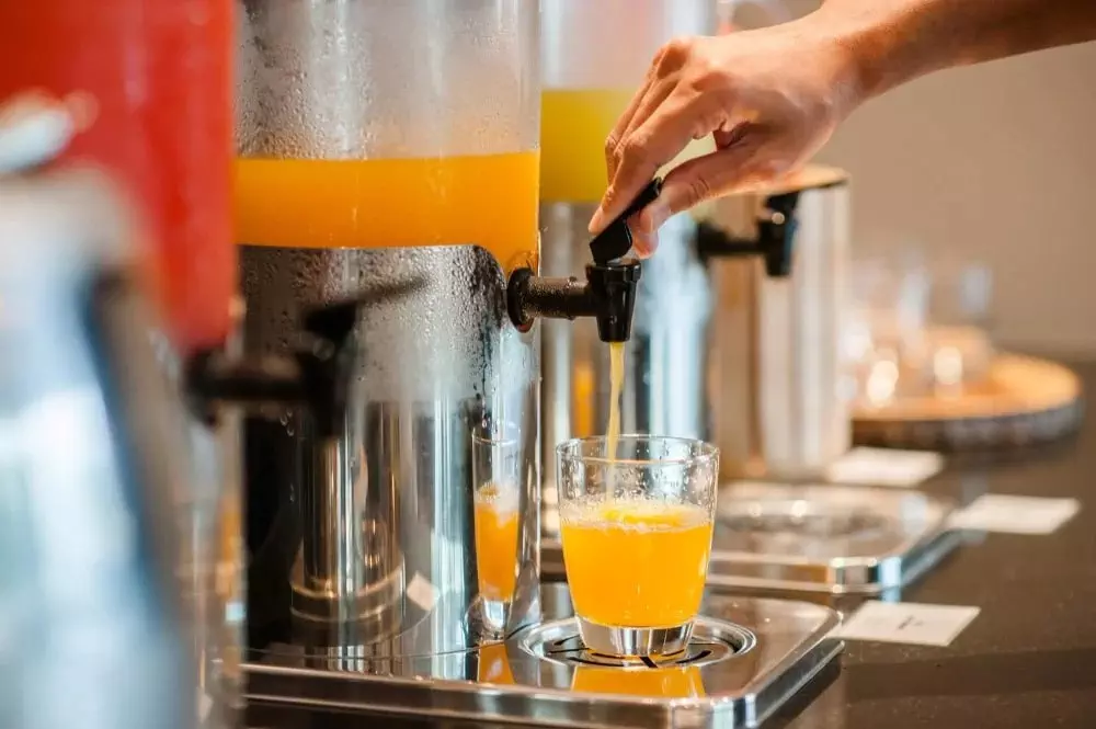 Đánh Giá Chi Tiết Máy Vắt Cam Zumex: Lựa Chọn Lý Tưởng Cho Trường Học
