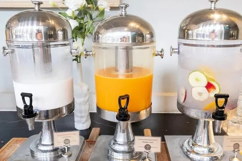 Những Điều Cần Biết Về Máy Vắt Cam Tự Động Zumex Cho Quán Bar